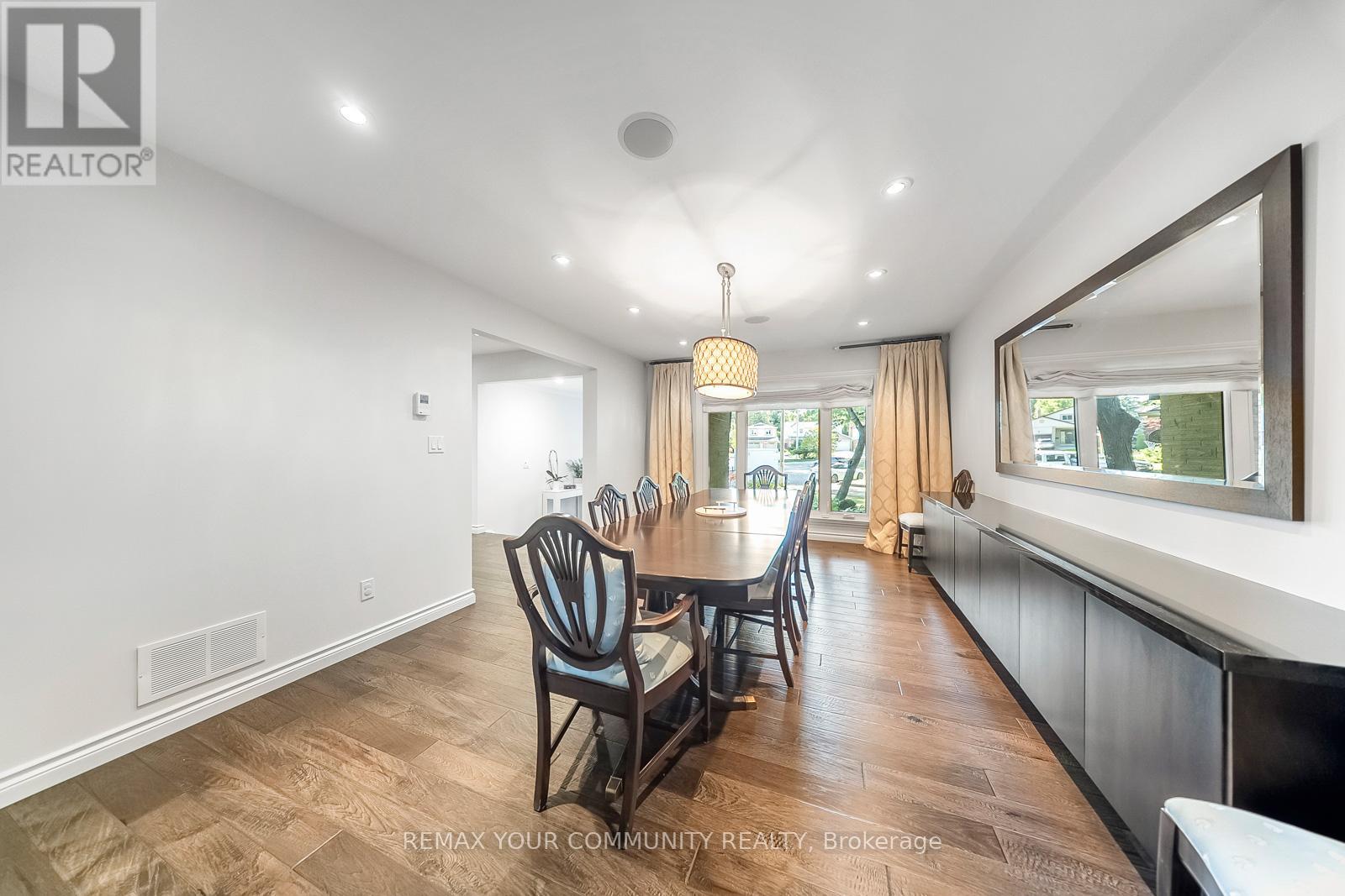 8 Spinning Wheel Court, Markham, Ontario  L3T 1G7 - Photo 17 - N12811046