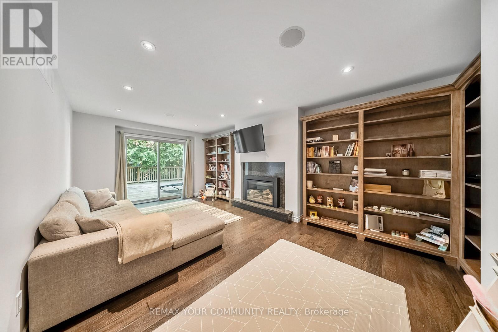 8 Spinning Wheel Court, Markham, Ontario  L3T 1G7 - Photo 19 - N12811046