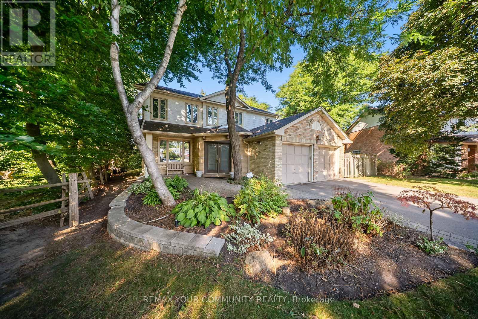 8 Spinning Wheel Court, Markham, Ontario  L3T 1G7 - Photo 2 - N12811046