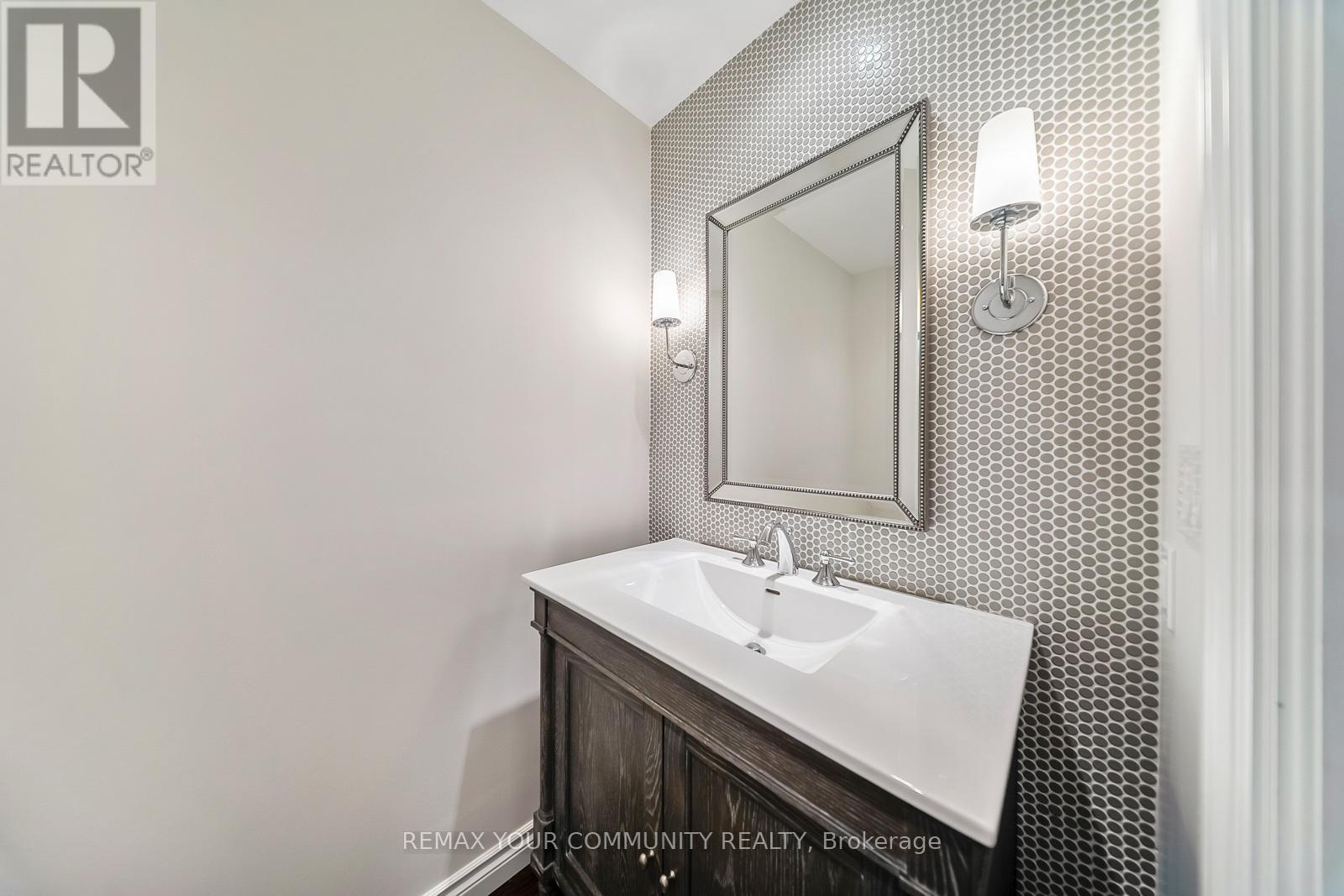 8 Spinning Wheel Court, Markham, Ontario  L3T 1G7 - Photo 21 - N12811046