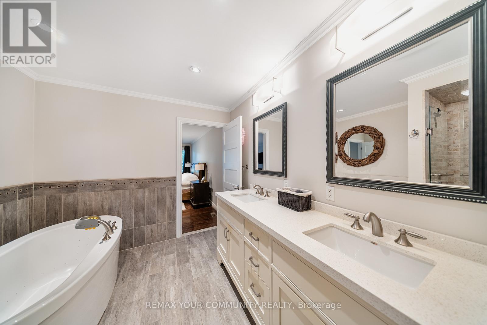 8 Spinning Wheel Court, Markham, Ontario  L3T 1G7 - Photo 29 - N12811046