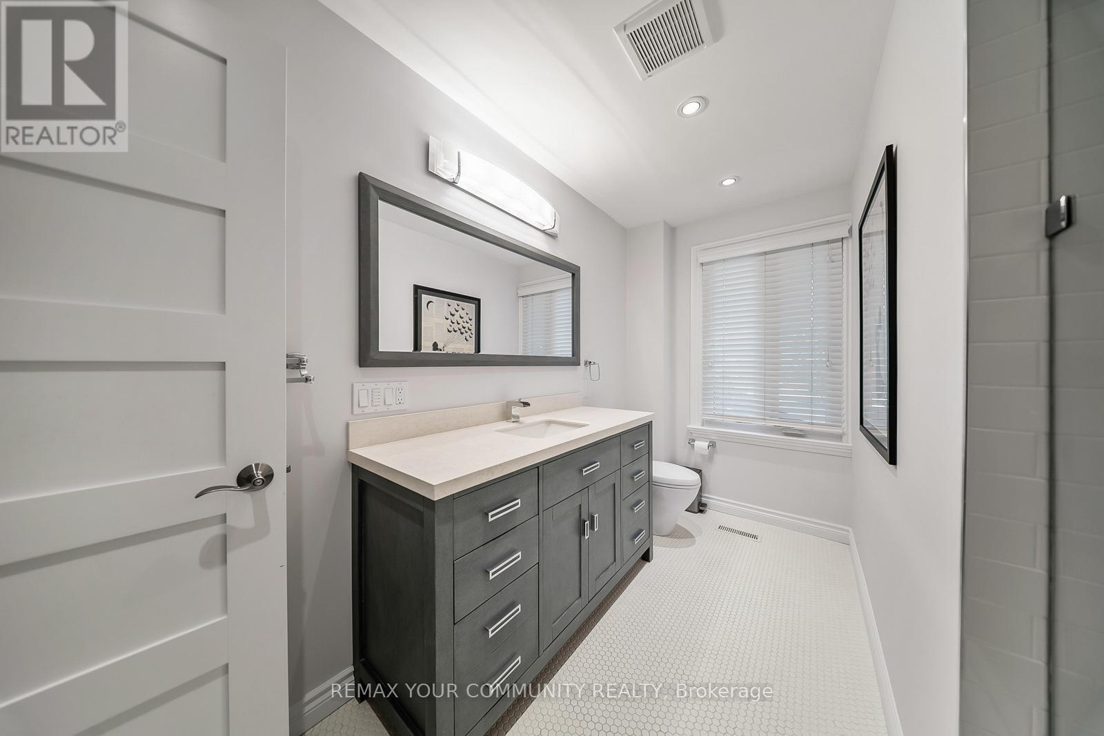 8 Spinning Wheel Court, Markham, Ontario  L3T 1G7 - Photo 37 - N12811046