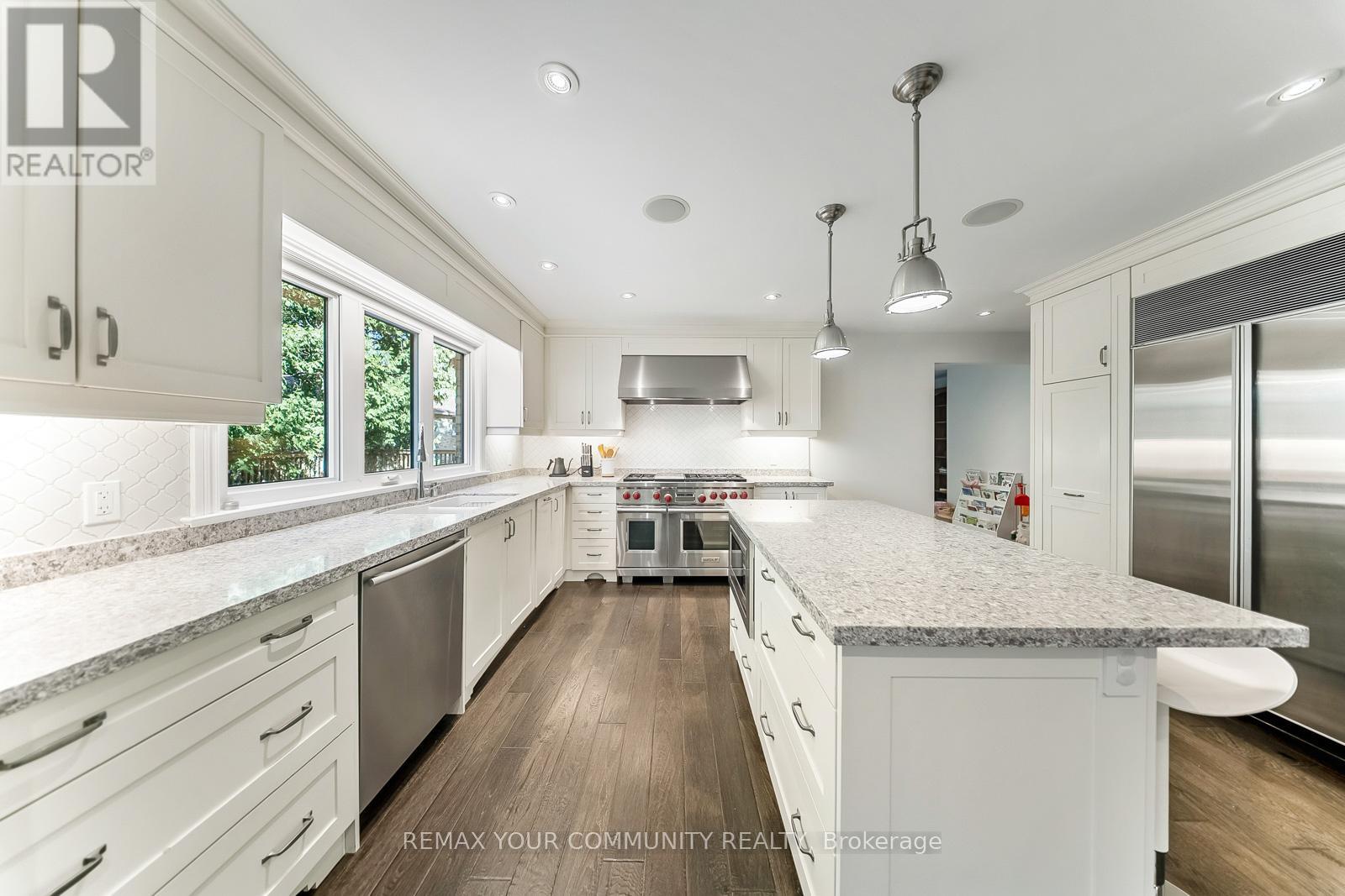 8 Spinning Wheel Court, Markham, Ontario  L3T 1G7 - Photo 7 - N12811046