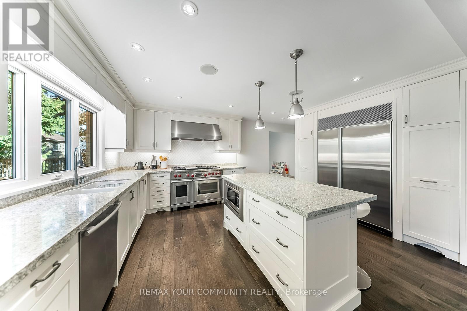 8 Spinning Wheel Court, Markham, Ontario  L3T 1G7 - Photo 8 - N12811046