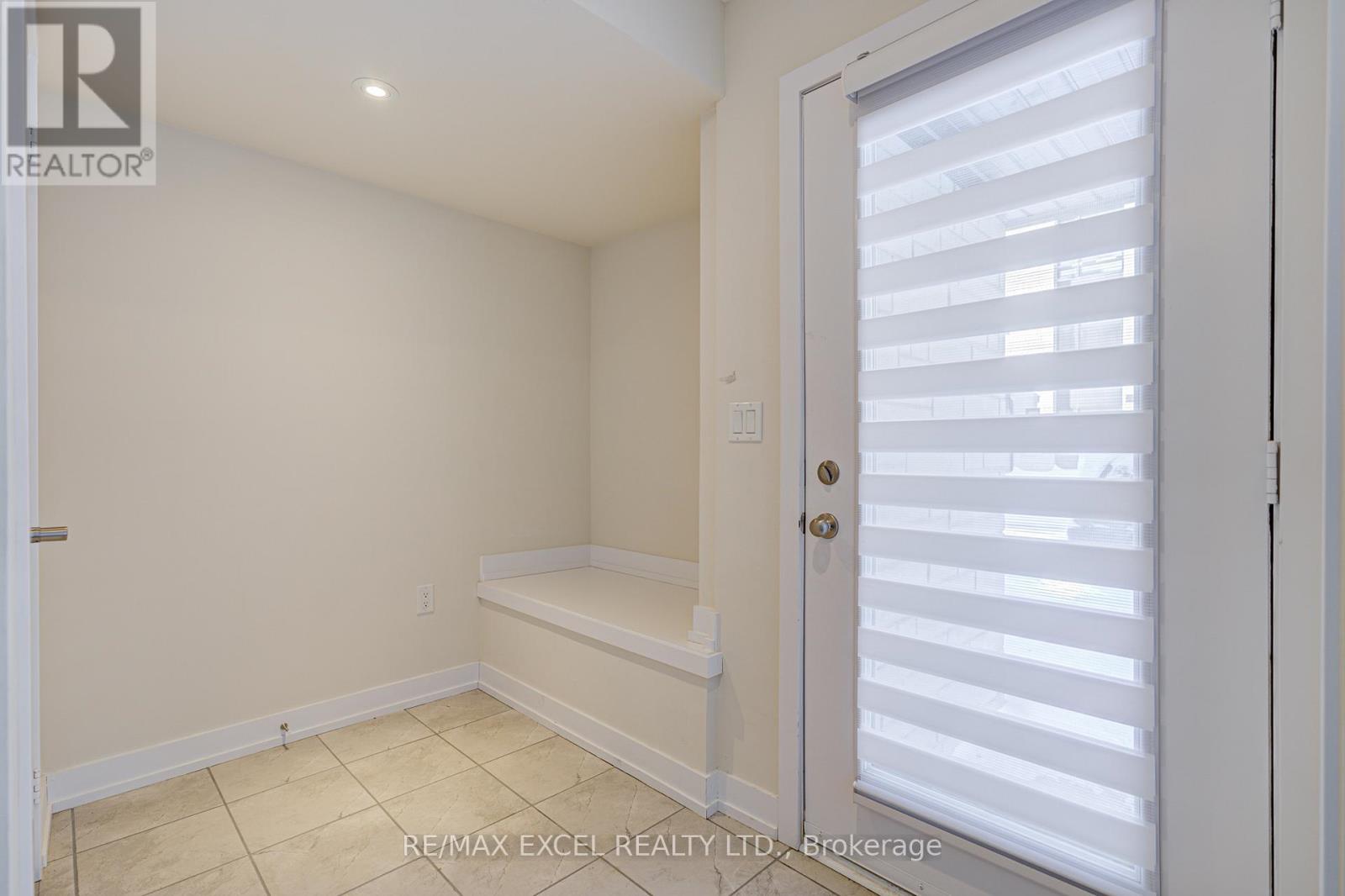 35 Ingersoll Lane, Richmond Hill, Ontario  L4E 3M6 - Photo 3 - N12811120