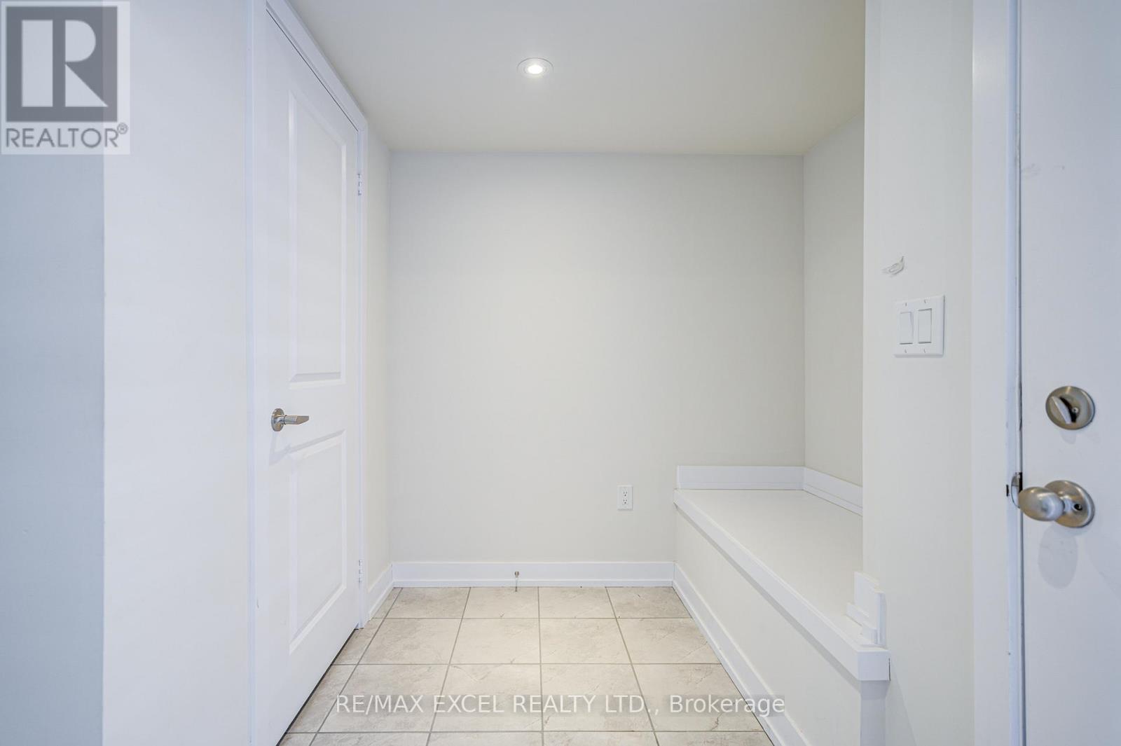 35 Ingersoll Lane, Richmond Hill, Ontario  L4E 3M6 - Photo 4 - N12811120