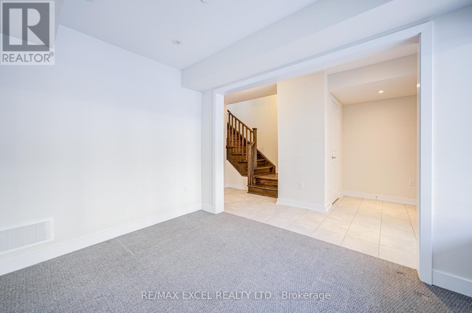 35 Ingersoll Lane, Richmond Hill, Ontario  L4E 3M6 - Photo 8 - N12811120