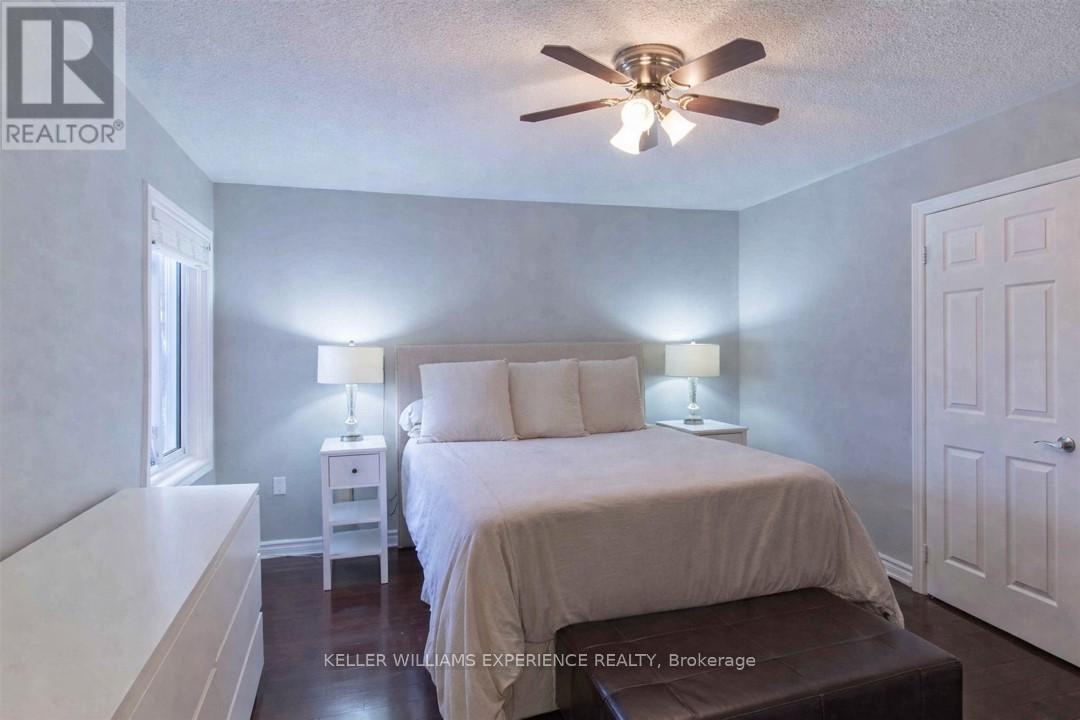 Upper - 22 Grand Forest Drive, Barrie (Bayshore), Ontario  L4N 7E8 - Photo 14 - S12811070