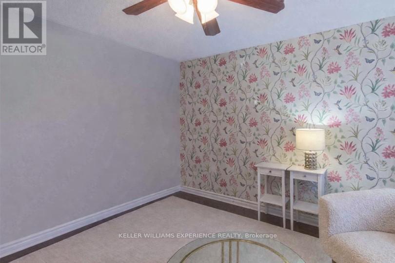 Upper - 22 Grand Forest Drive, Barrie (Bayshore), Ontario  L4N 7E8 - Photo 15 - S12811070