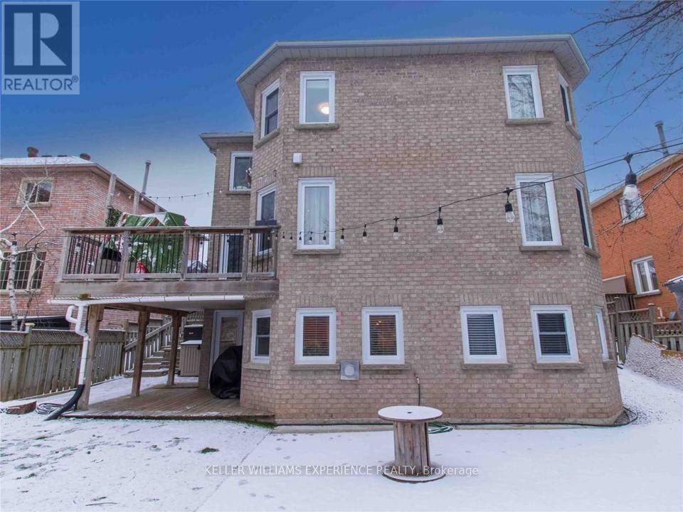 Upper - 22 Grand Forest Drive, Barrie (Bayshore), Ontario  L4N 7E8 - Photo 17 - S12811070