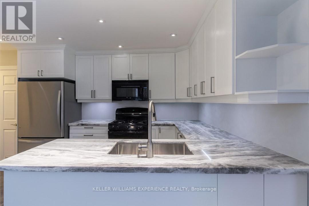 Upper - 22 Grand Forest Drive, Barrie (Bayshore), Ontario  L4N 7E8 - Photo 7 - S12811070