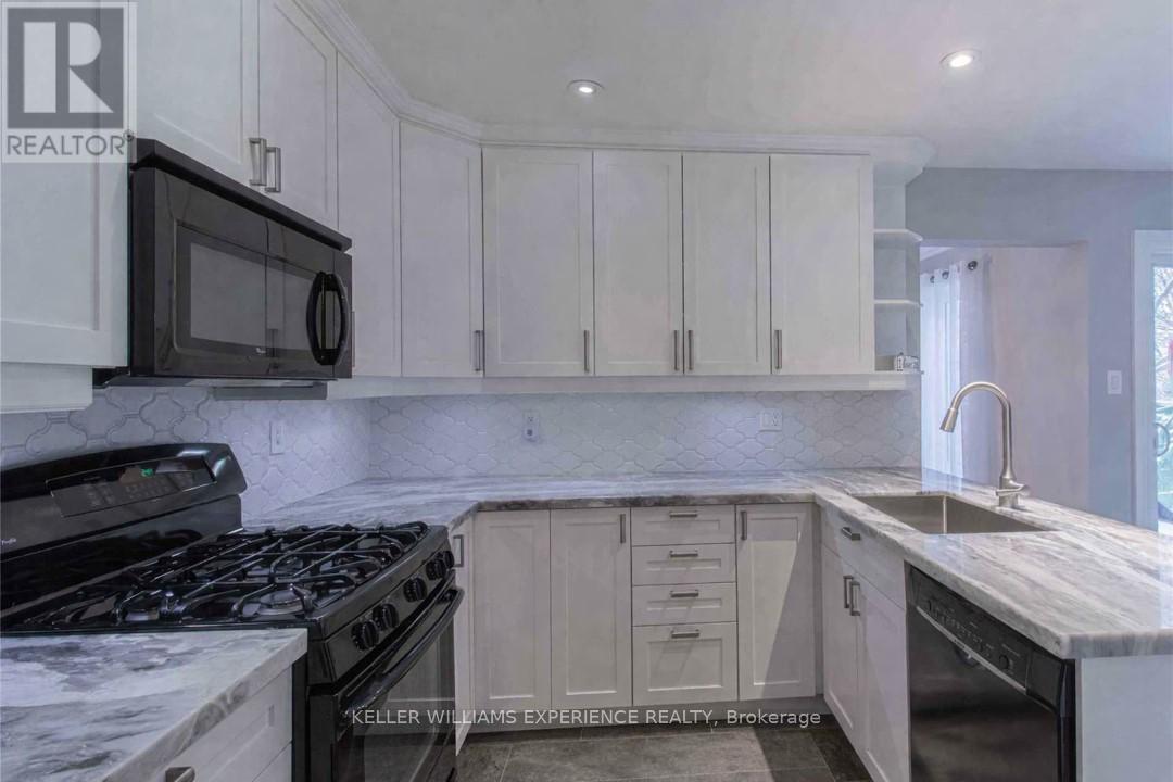 Upper - 22 Grand Forest Drive, Barrie (Bayshore), Ontario  L4N 7E8 - Photo 8 - S12811070