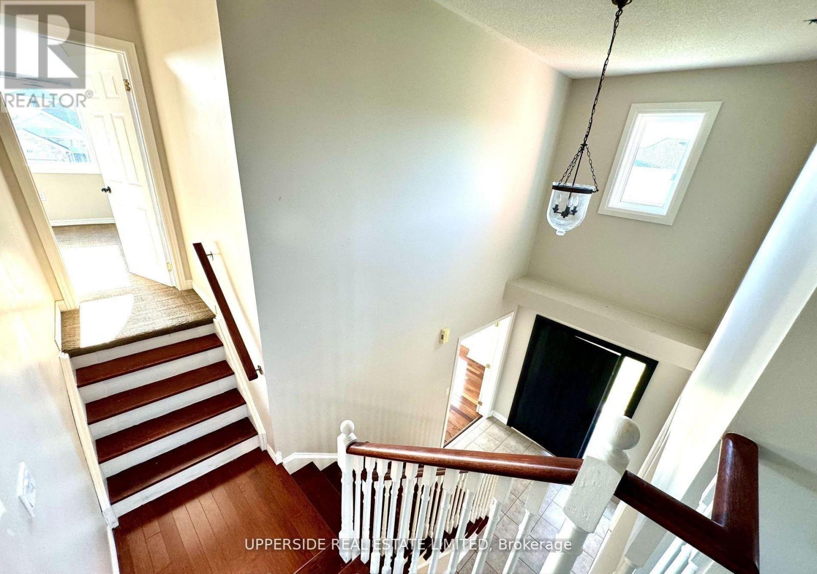 Upper - 46 Country Lane, Barrie (Painswick South), Ontario  L4N 0E8 - Photo 6 - S12811140