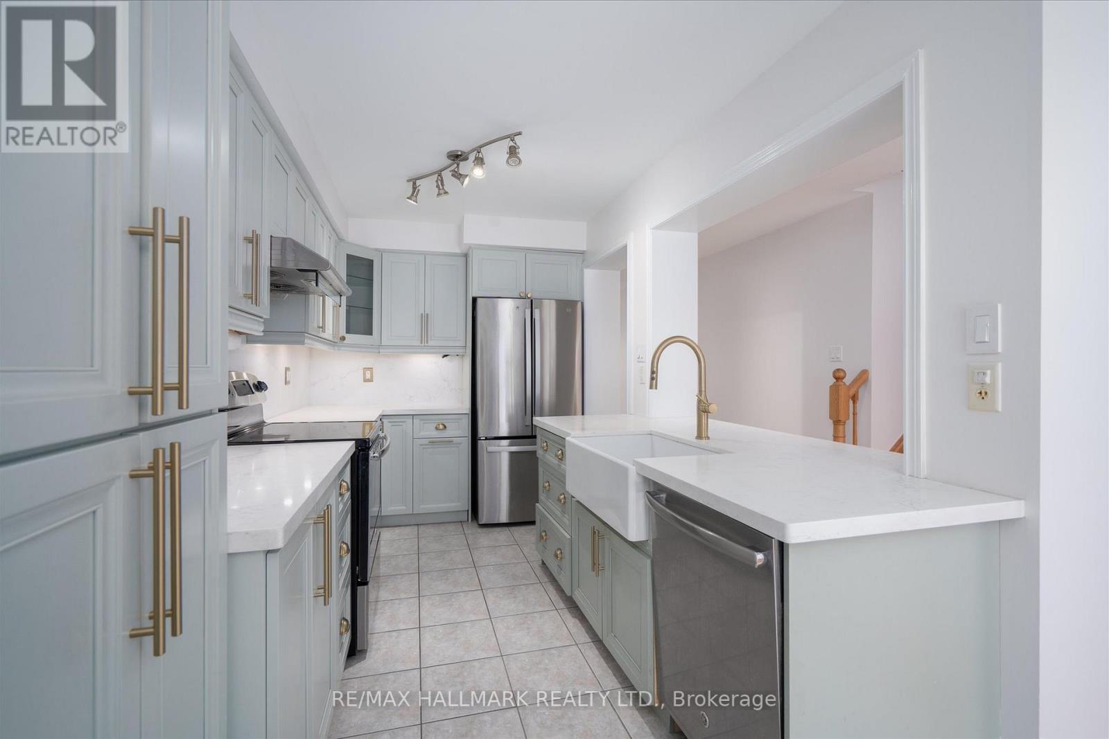 48 Millcar Drive, Toronto, Ontario  M1B 6G4 - Photo 14 - E12811182