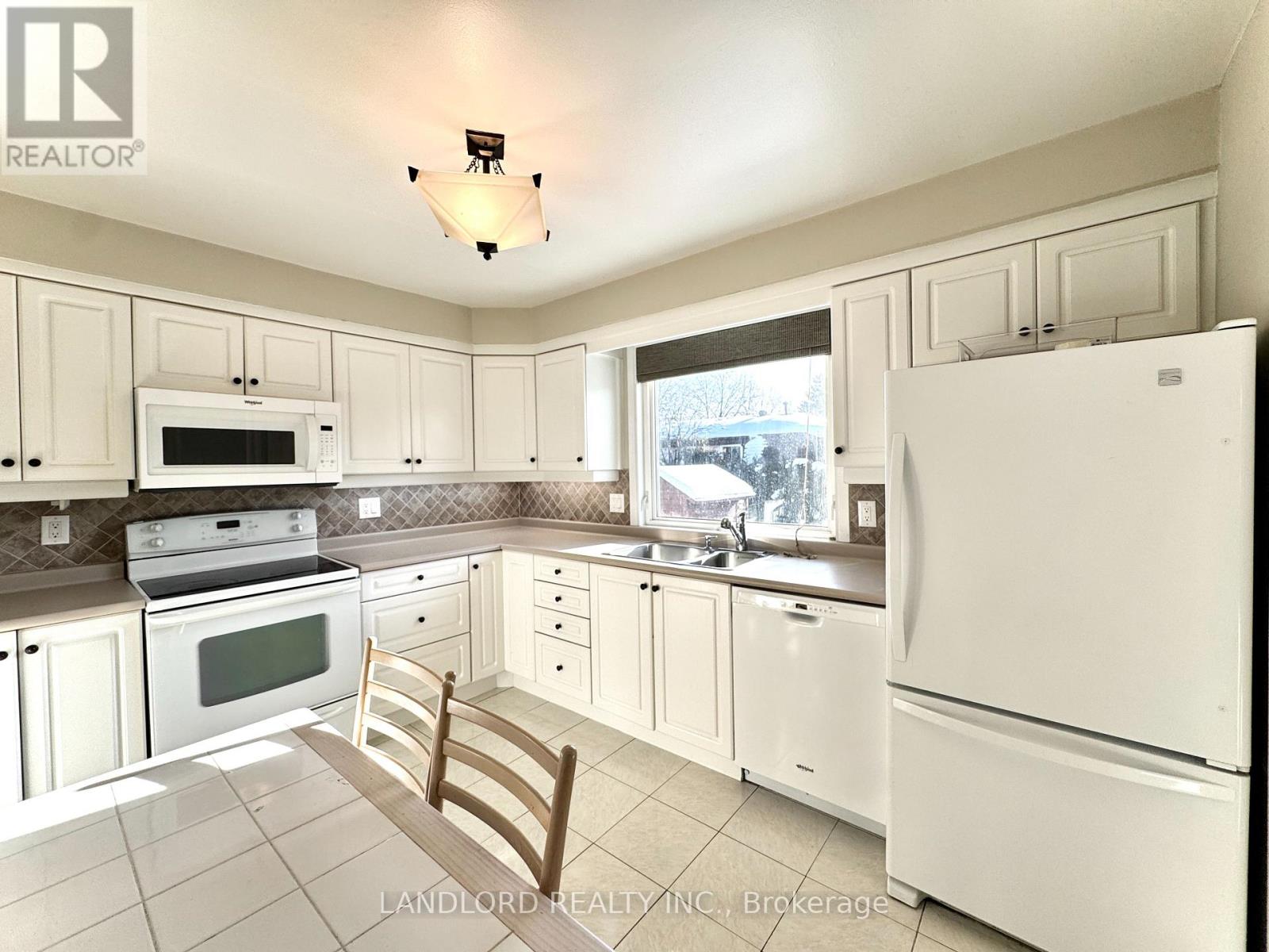 2294 WYANDOTTE DRIVE, Oakville, Ontario