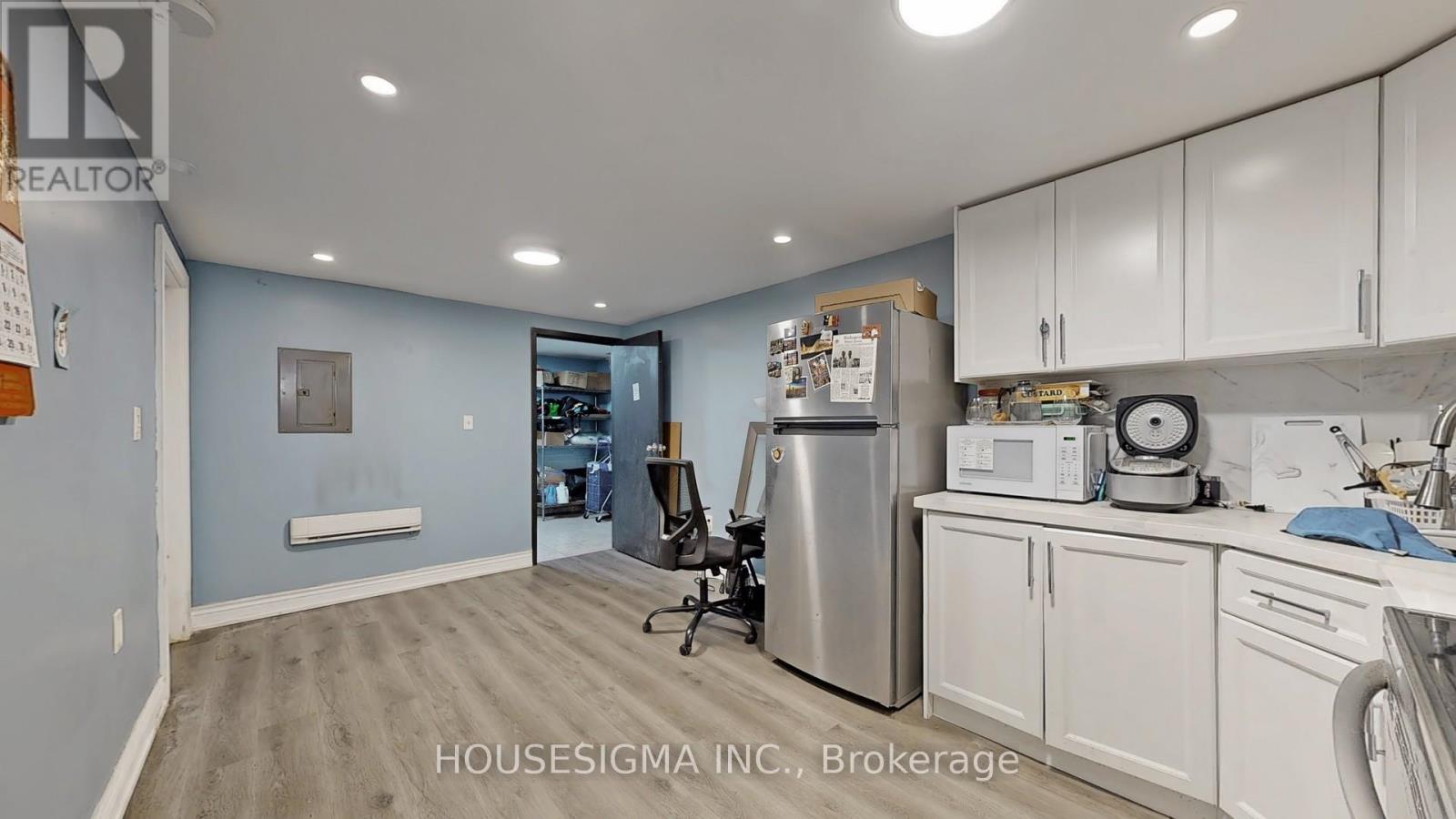 1784 Jane Street, Toronto, Ontario  M9N 2T2 - Photo 32 - W12405320