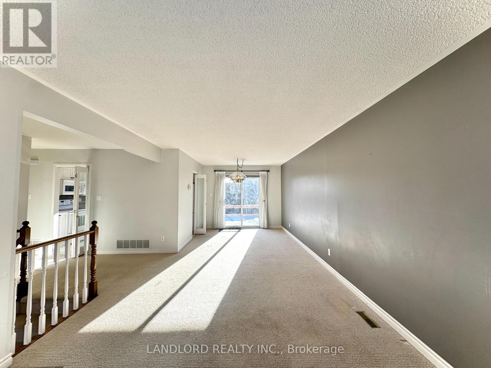 2294 Wyandotte Drive, Oakville, Ontario  L6L 2T6 - Photo 10 - W12666090