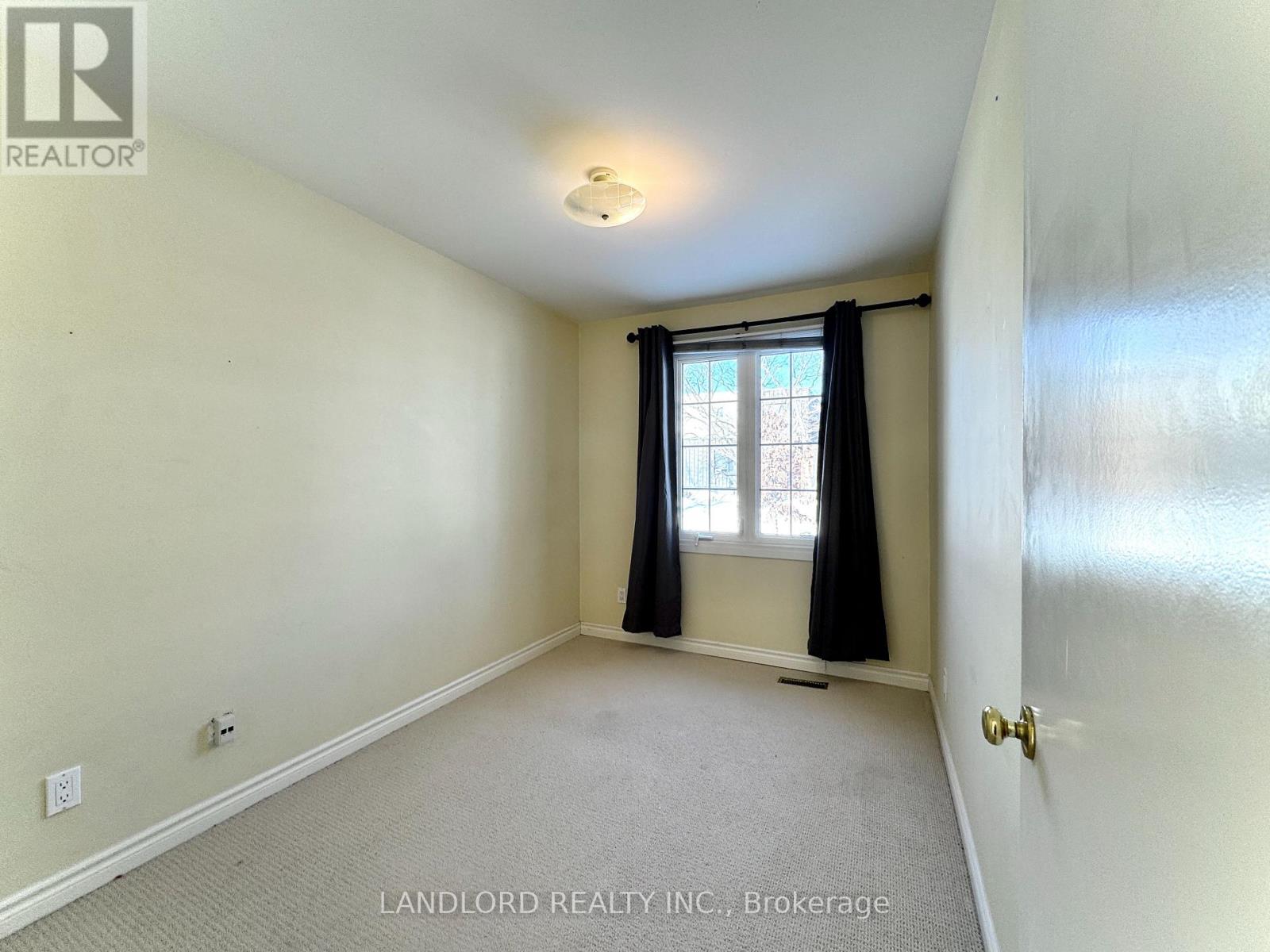 2294 Wyandotte Drive, Oakville, Ontario  L6L 2T6 - Photo 11 - W12666090