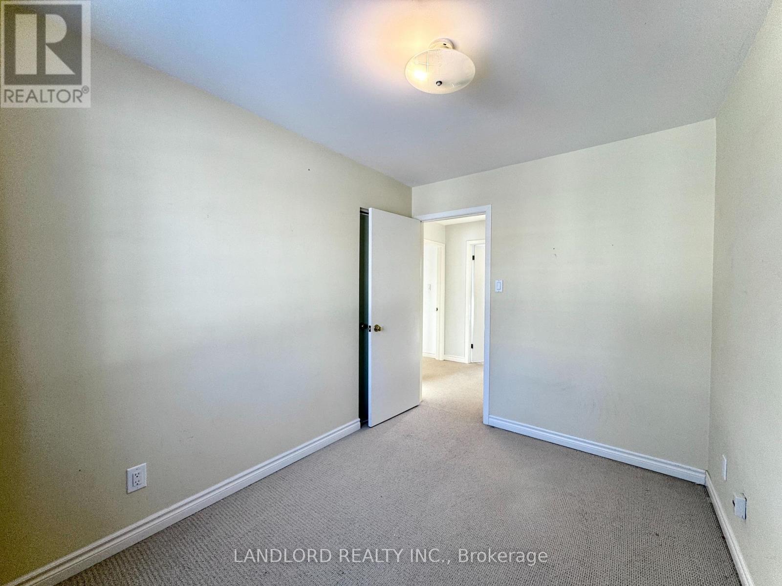 2294 Wyandotte Drive, Oakville, Ontario  L6L 2T6 - Photo 12 - W12666090