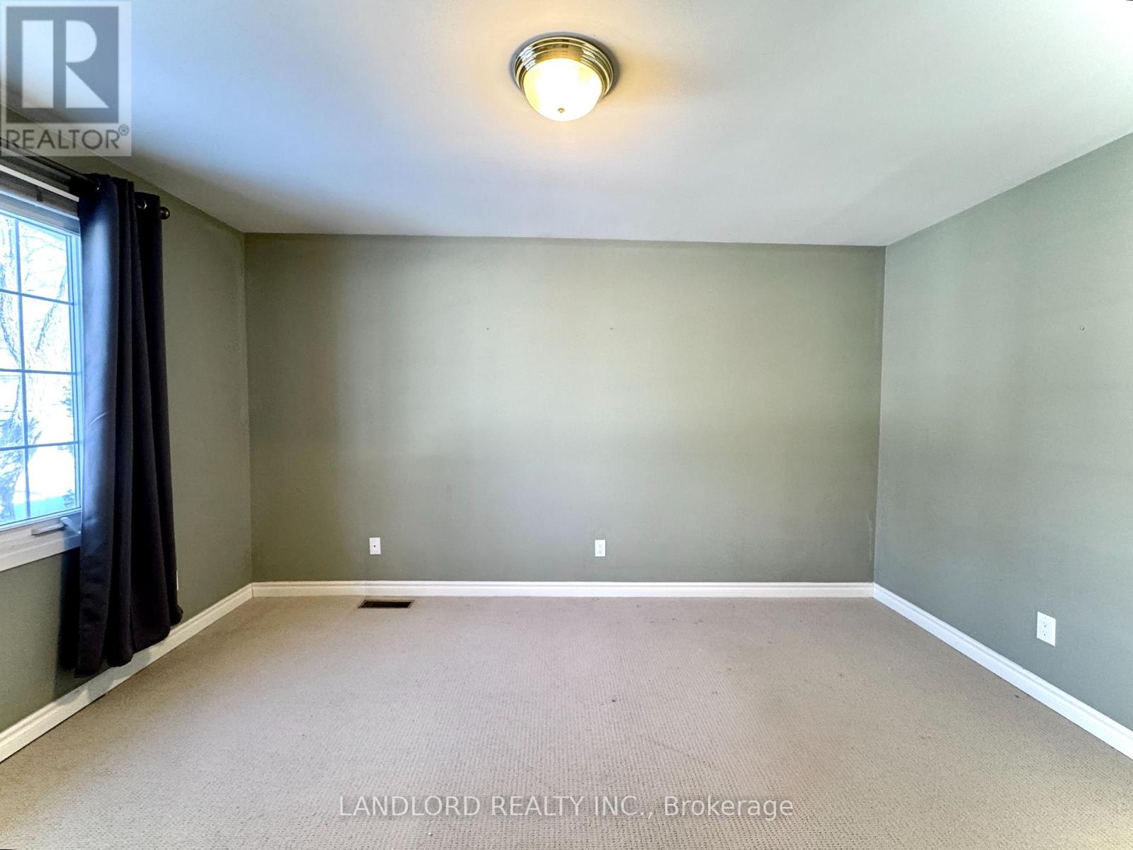 2294 Wyandotte Drive, Oakville, Ontario  L6L 2T6 - Photo 16 - W12666090