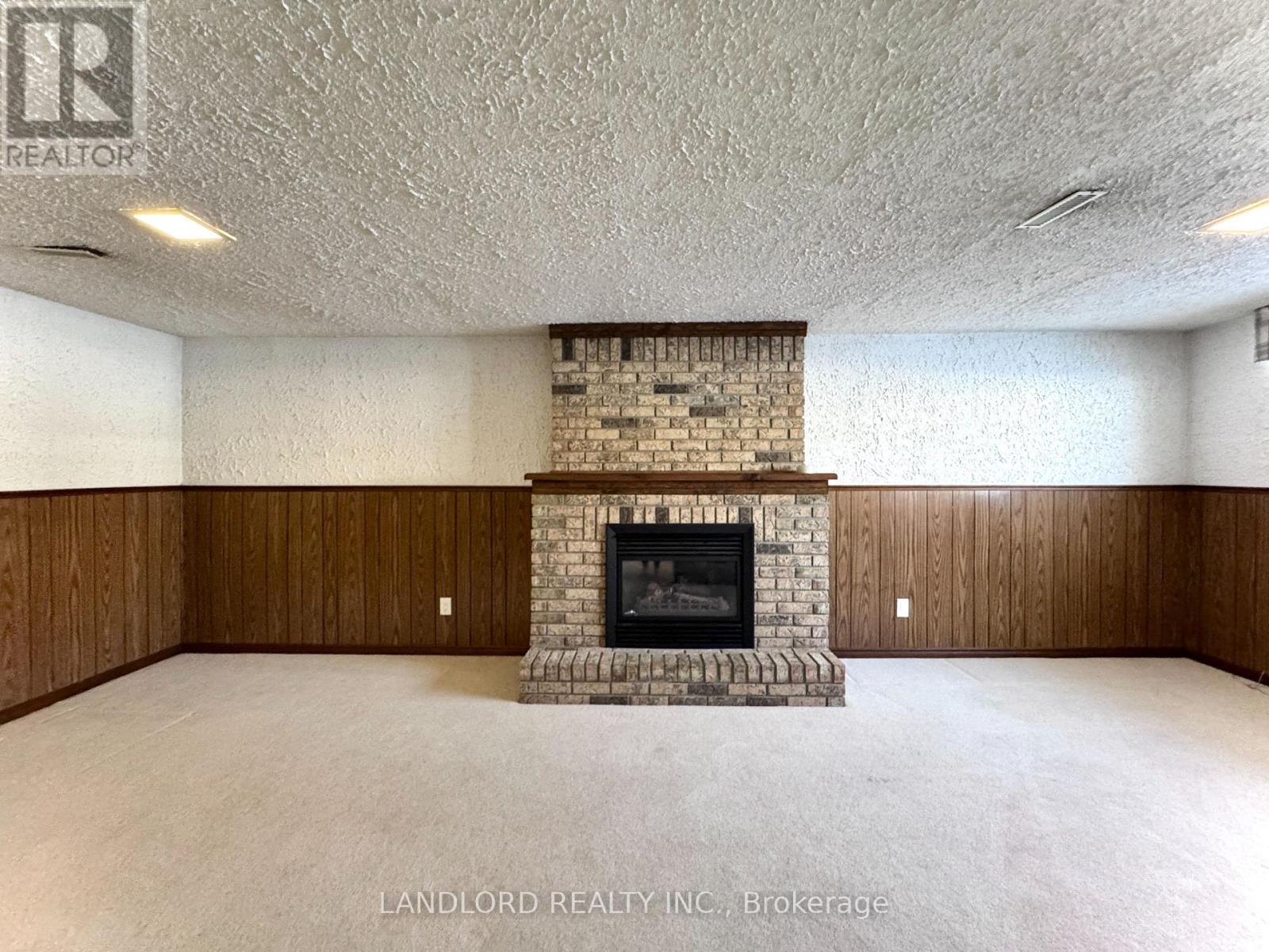 2294 Wyandotte Drive, Oakville, Ontario  L6L 2T6 - Photo 21 - W12666090