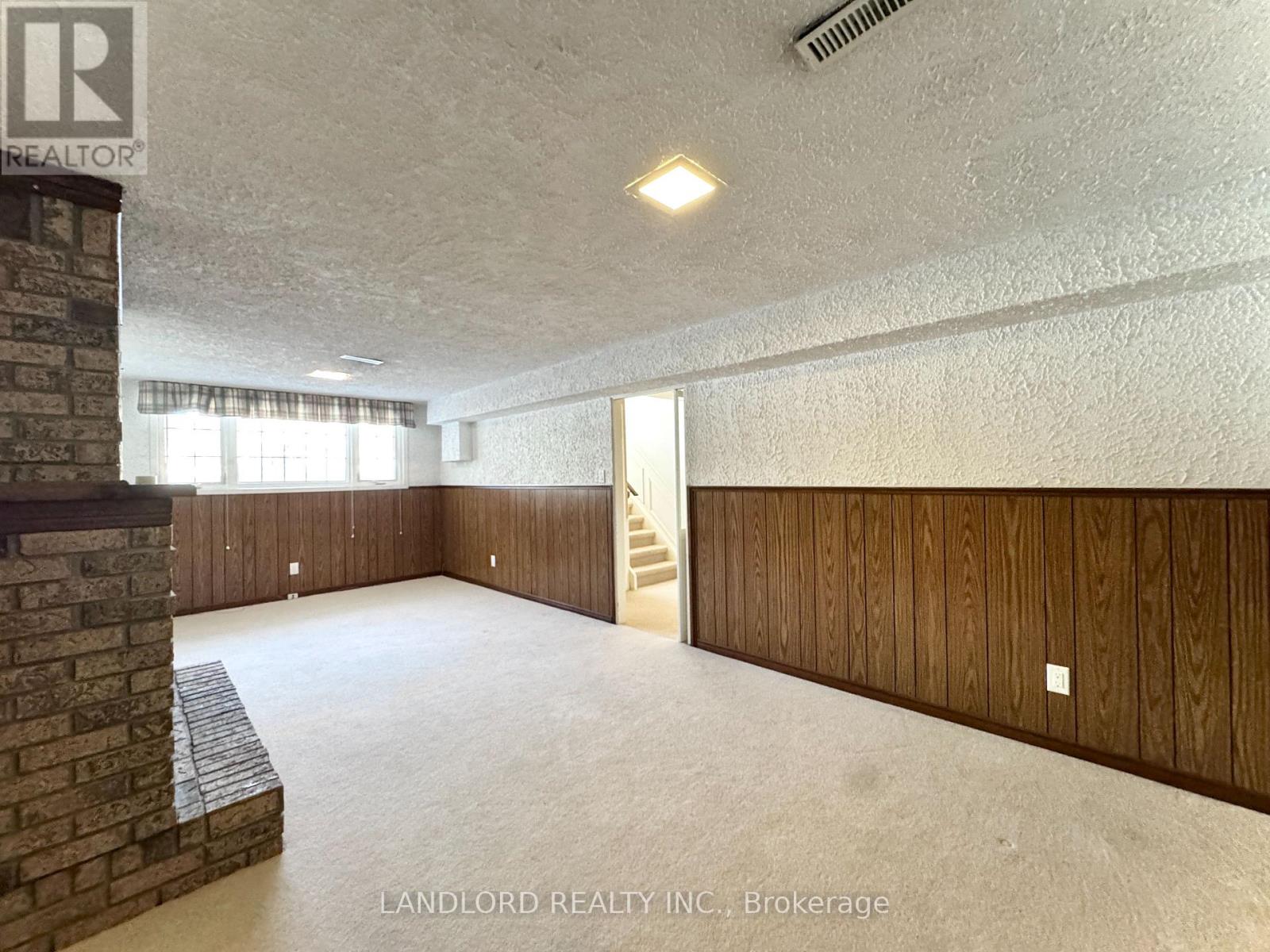 2294 Wyandotte Drive, Oakville, Ontario  L6L 2T6 - Photo 23 - W12666090