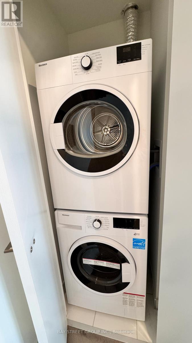 1101 - 1 Fairview Road, Mississauga, Ontario  L5A 0B4 - Photo 16 - W12810932