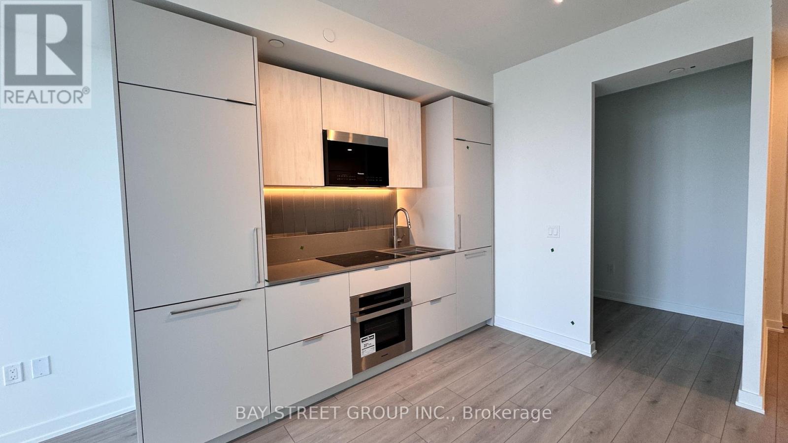 1101 - 1 Fairview Road, Mississauga, Ontario  L5A 0B4 - Photo 5 - W12810932