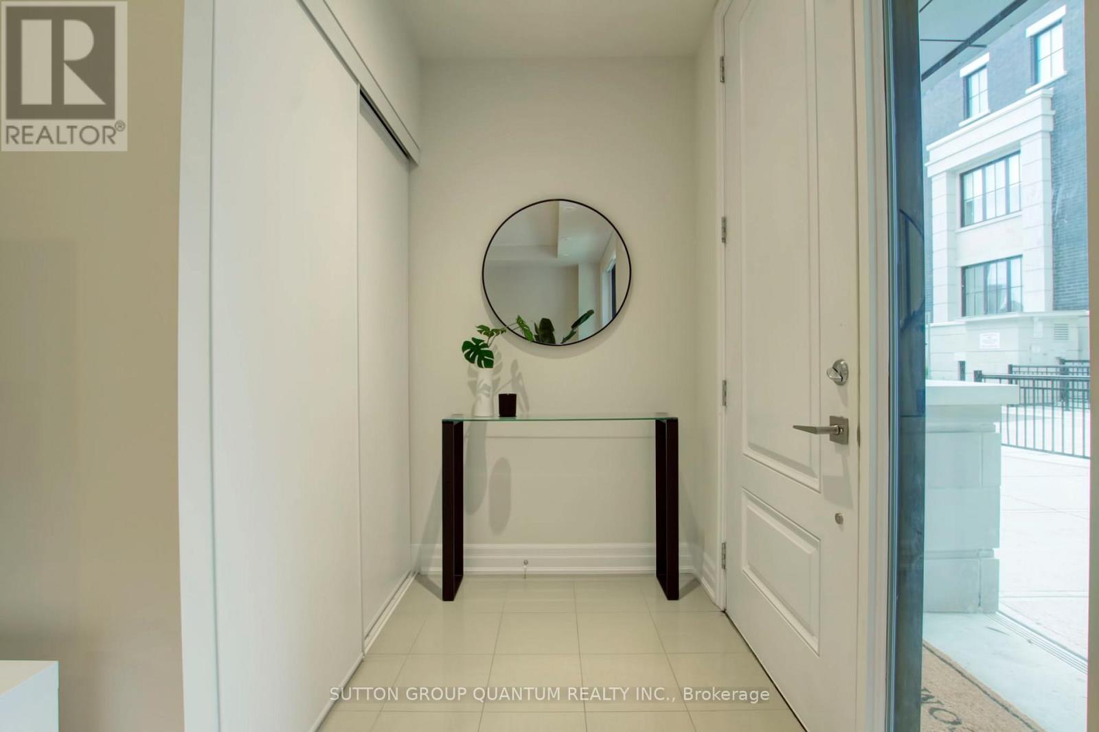 605 - 1190 Cawthra Road, Mississauga, Ontario  L5G 0A5 - Photo 3 - W12810970