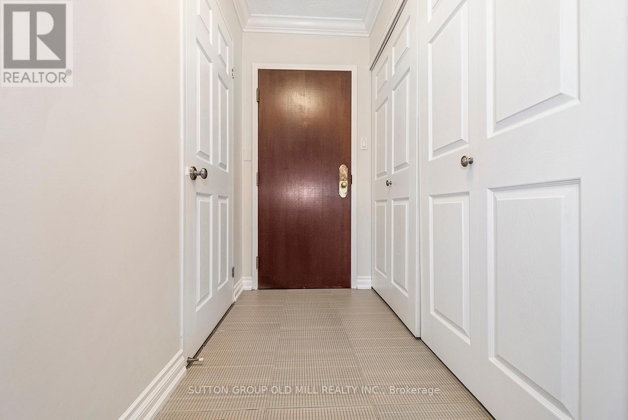 2806 - 1300 Islington Avenue, Toronto, Ontario  M9A 5C4 - Photo 4 - W12810976