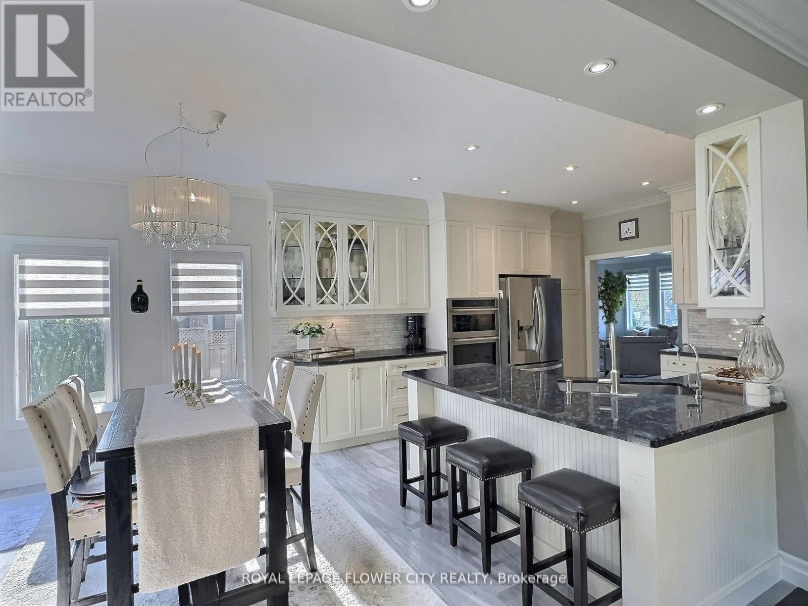 70 Colonel Bertram Road, Brampton (Snelgrove), Ontario  L6Z 4T6 - Photo 15 - W12811020