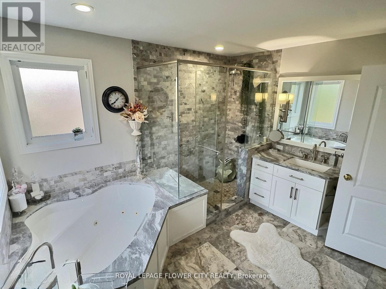 70 Colonel Bertram Road, Brampton (Snelgrove), Ontario  L6Z 4T6 - Photo 26 - W12811020