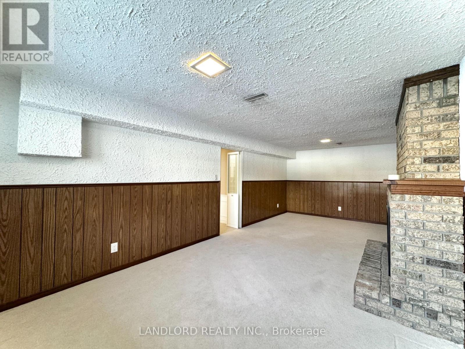 2294 Wyandotte Drive, Oakville, Ontario  L6L 2T6 - Photo 24 - W12666090