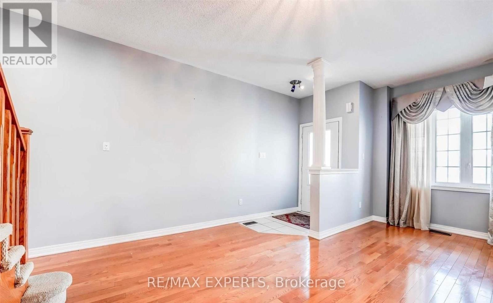 31 Vincent Street, Brampton (Sandringham-Wellington), Ontario  L6R 0G8 - Photo 12 - W12811026