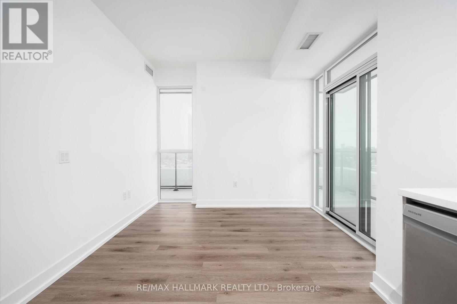 621 - 60 George Butchart Drive, Toronto, Ontario  M3K 0E1 - Photo 13 - W12811054