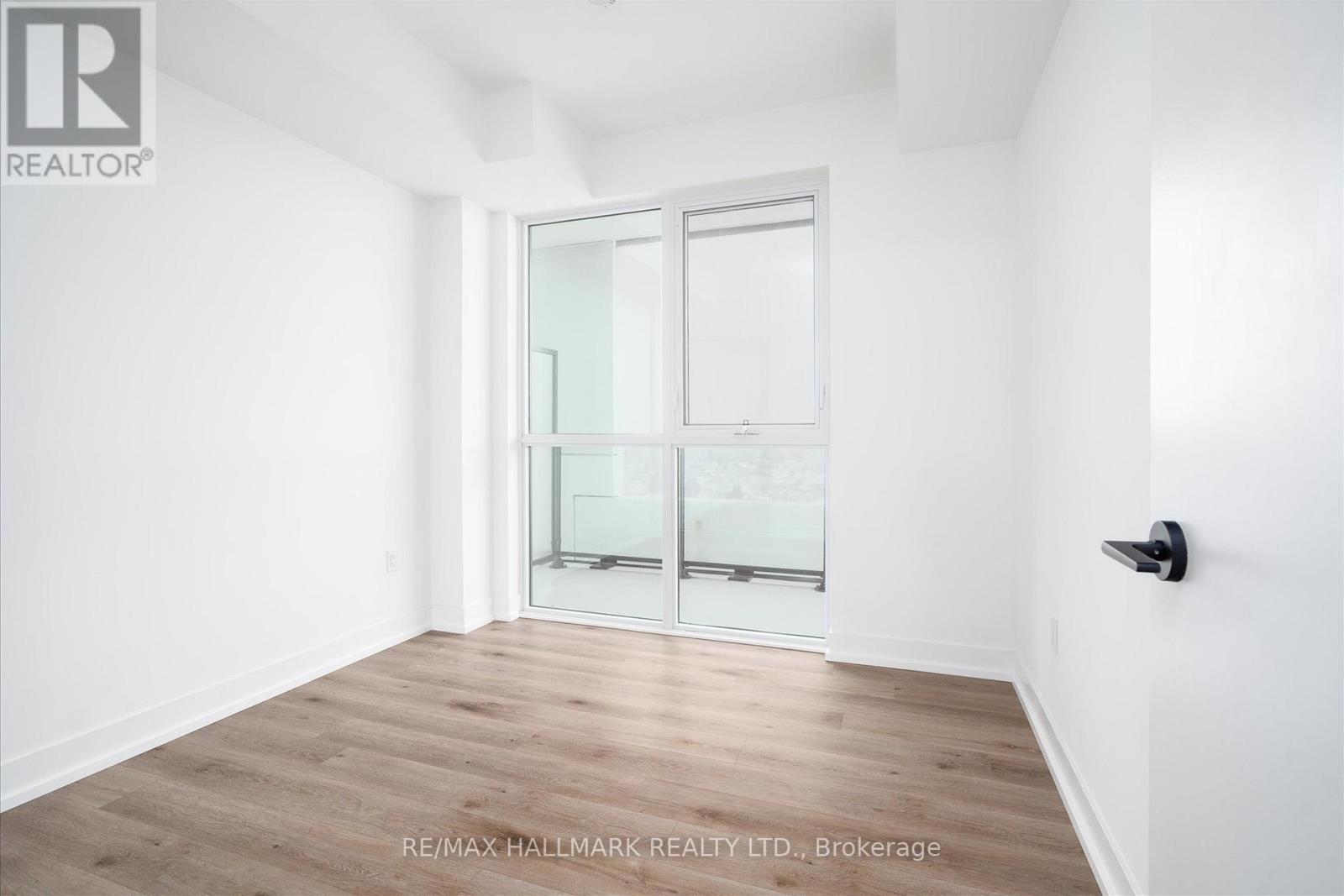 621 - 60 George Butchart Drive, Toronto, Ontario  M3K 0E1 - Photo 8 - W12811054