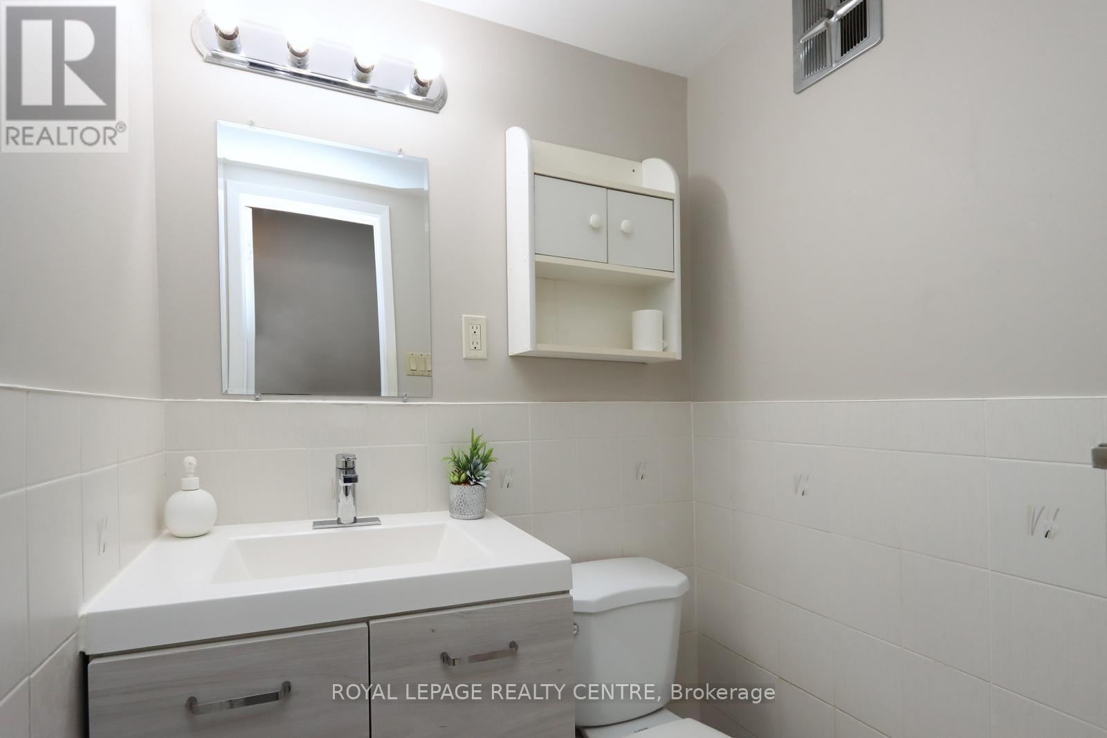 11 - 444 Silverstone Drive, Toronto, Ontario  M9V 3K8 - Photo 6 - W12811064