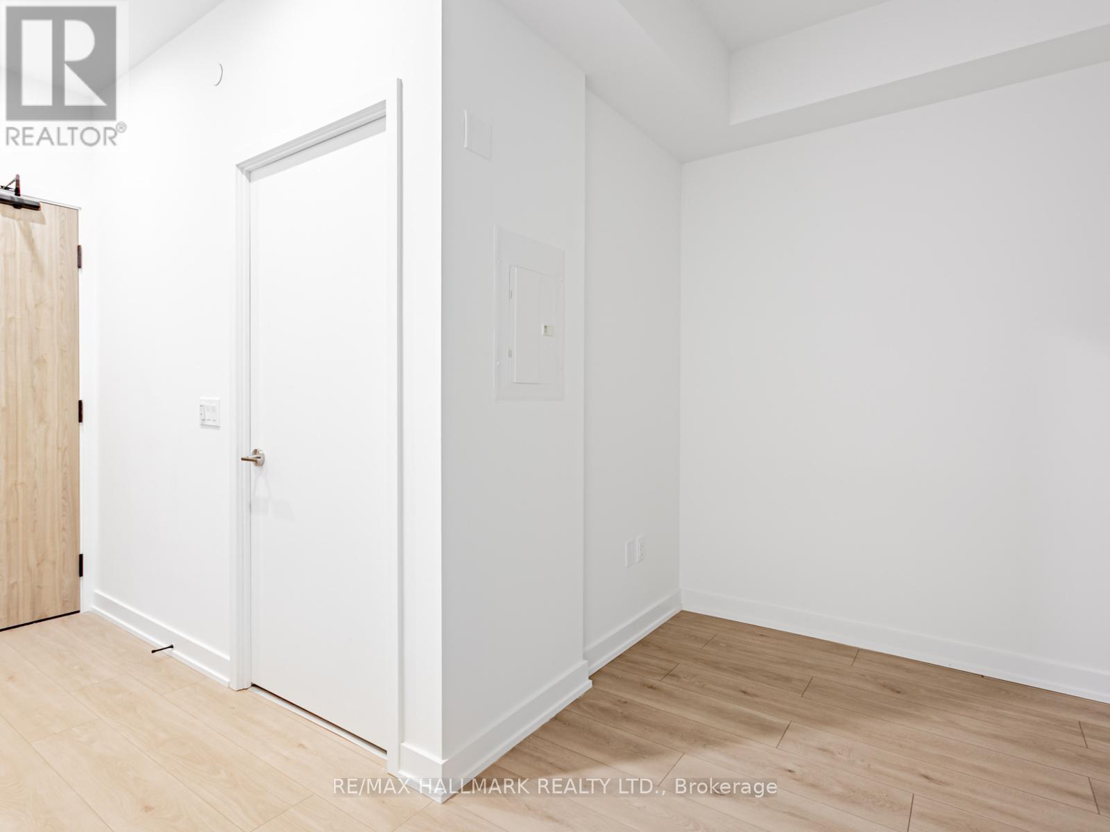 408 - 1 Fairview Road E, Mississauga, Ontario  L5A 0B4 - Photo 5 - W12811066