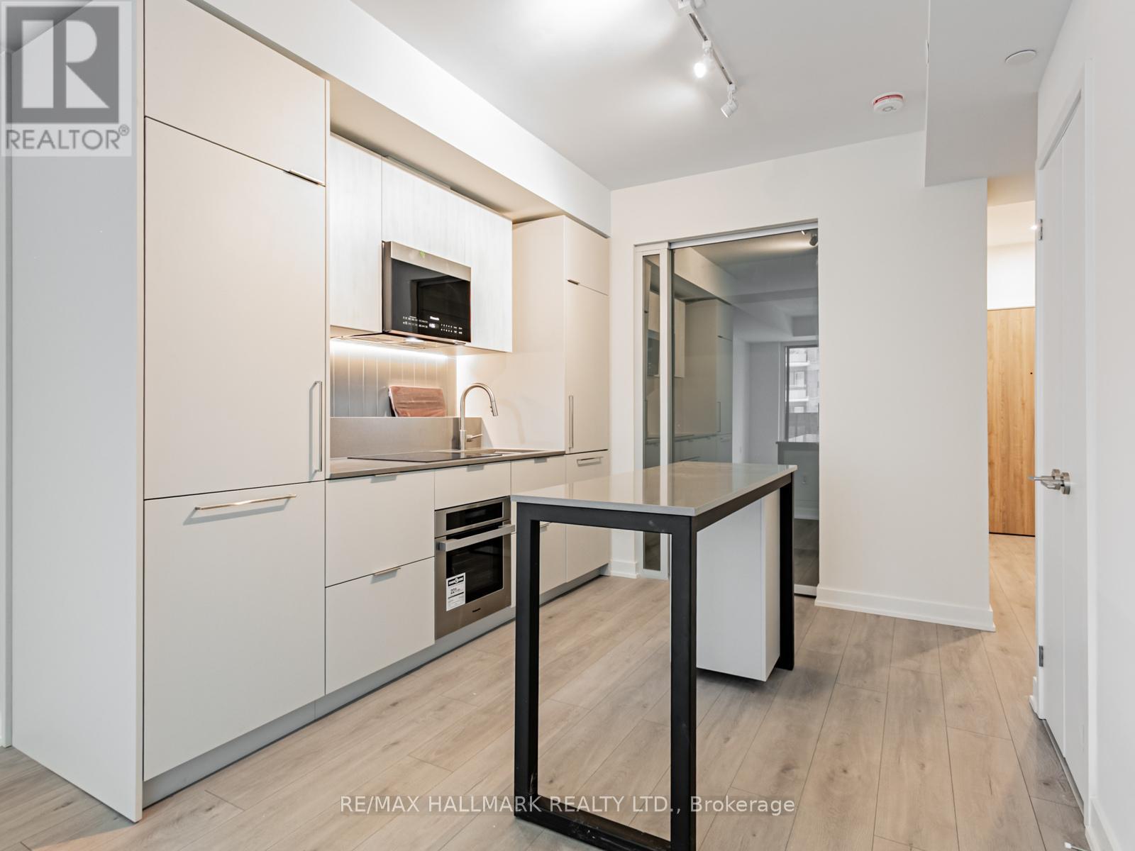 408 - 1 Fairview Road E, Mississauga, Ontario  L5A 0B4 - Photo 8 - W12811066