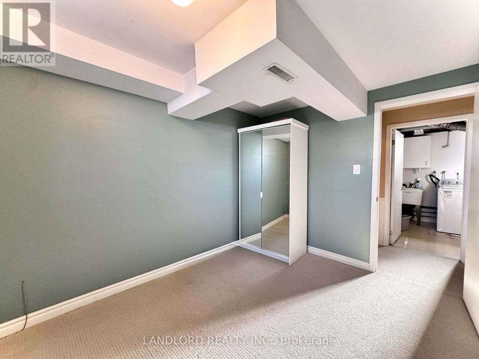 2294 Wyandotte Drive, Oakville, Ontario  L6L 2T6 - Photo 28 - W12666090