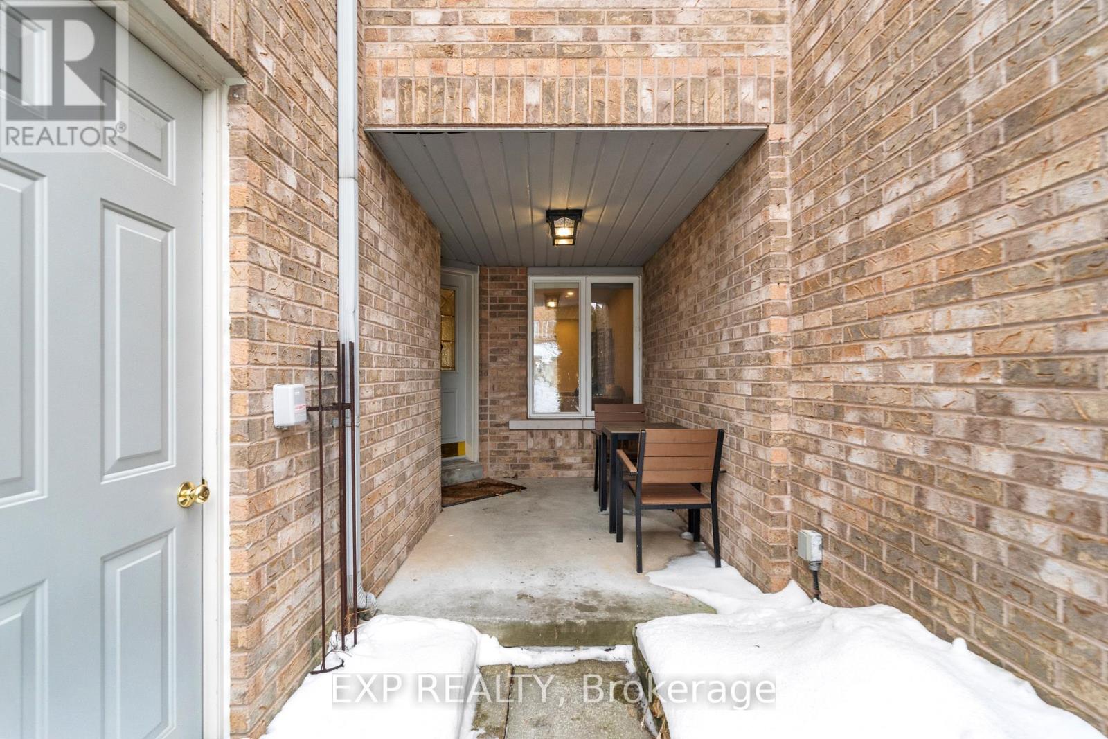 70 - 2555 Thomas Street, Mississauga, Ontario  L5M 5P6 - Photo 2 - W12811122