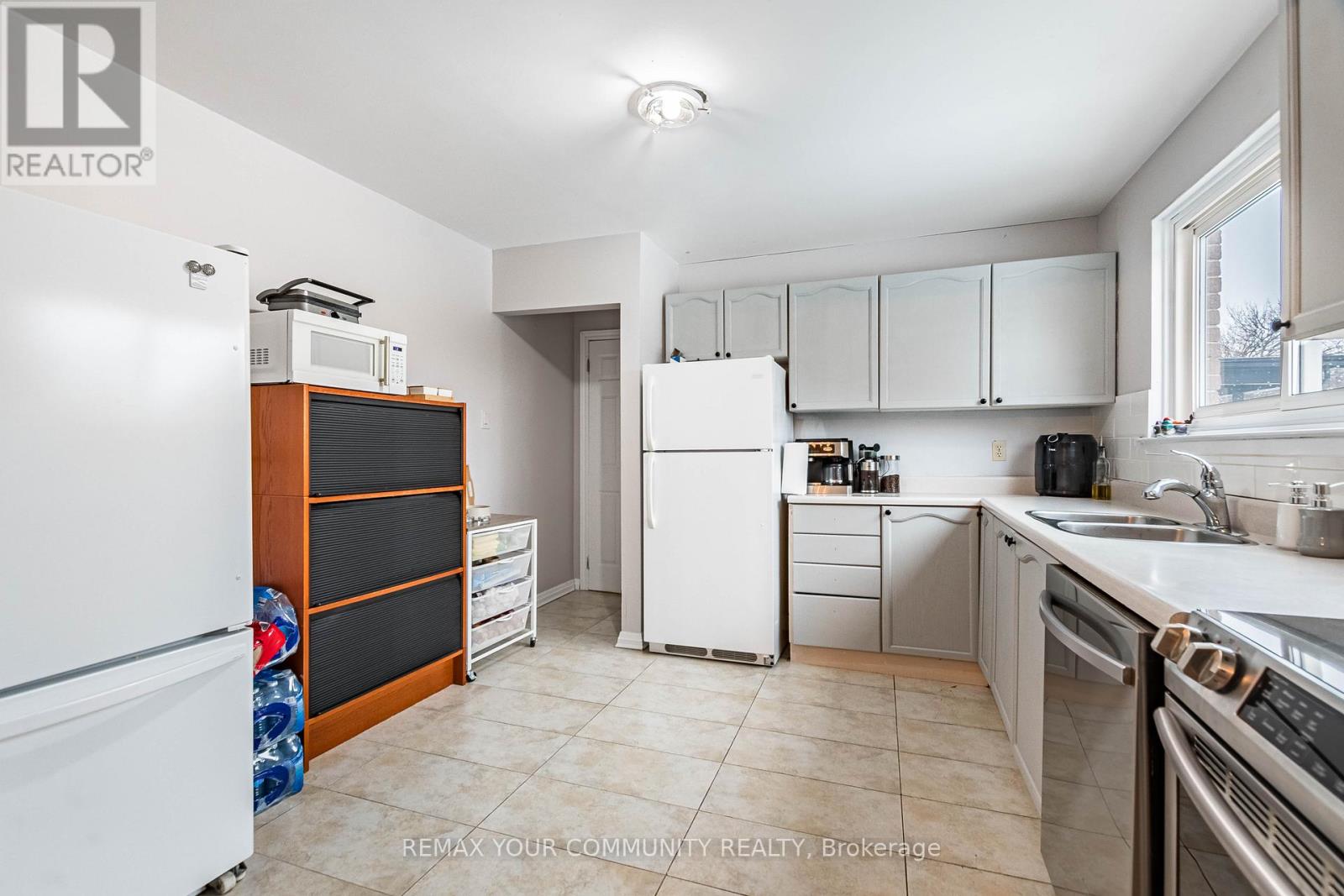 2202 Bridge Road, Oakville, Ontario  L6L 2G3 - Photo 13 - W12811124