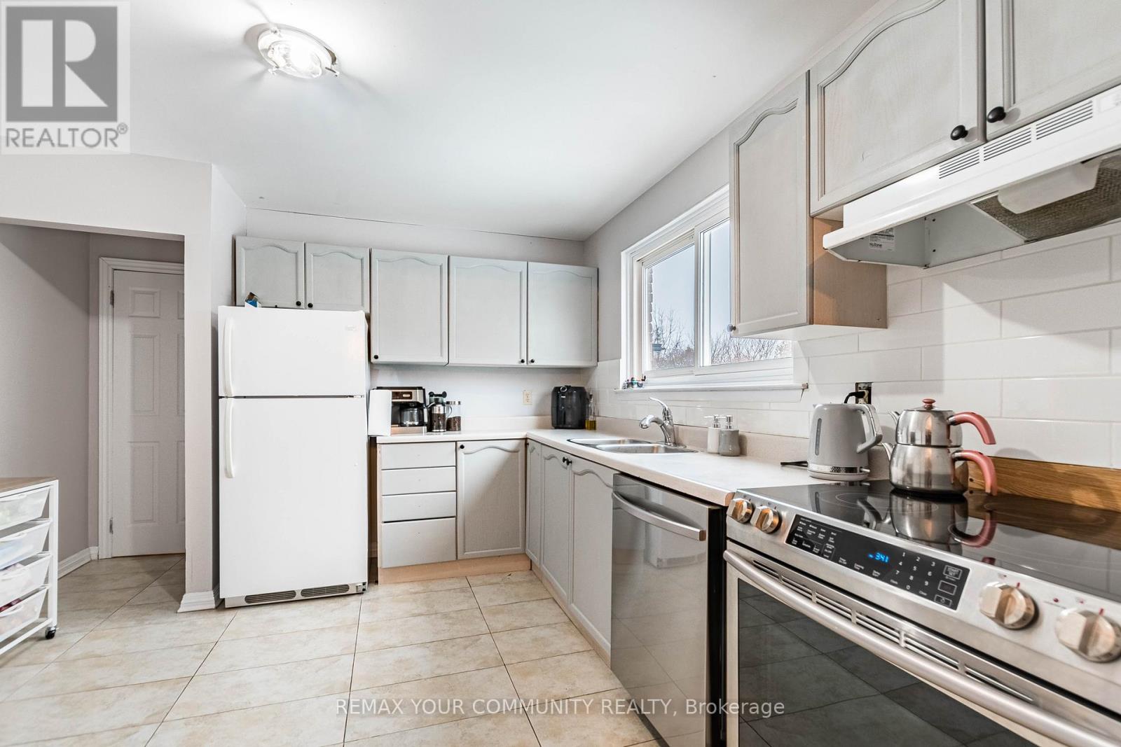 2202 Bridge Road, Oakville, Ontario  L6L 2G3 - Photo 14 - W12811124