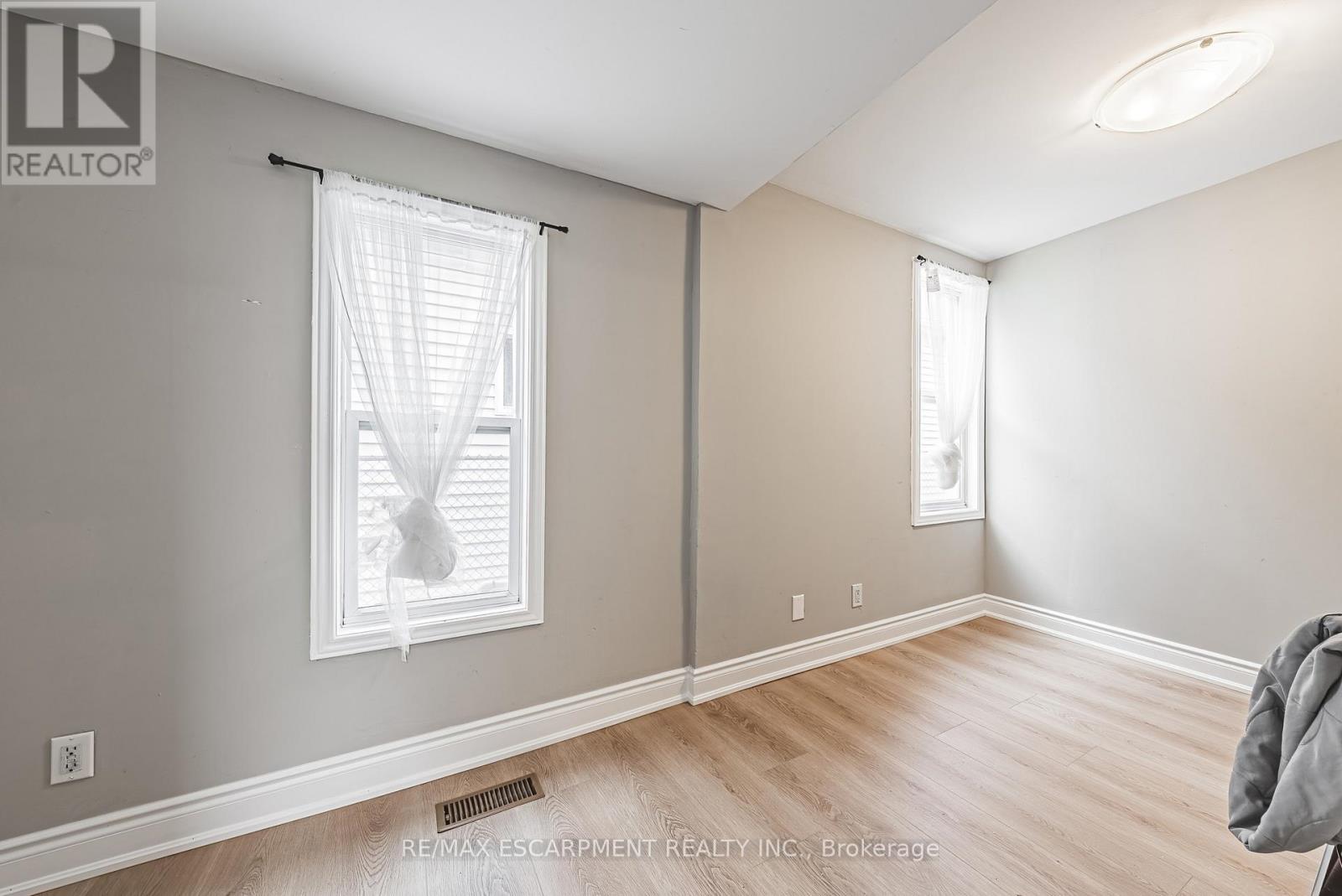 24 Rowanwood Street, Hamilton, Ontario  L8L 7H3 - Photo 13 - X12810956