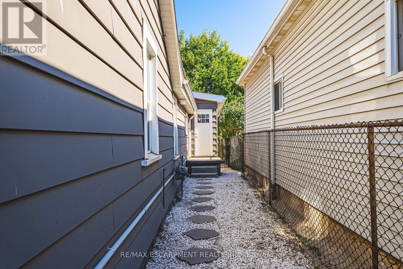 24 Rowanwood Street, Hamilton, Ontario  L8L 7H3 - Photo 22 - X12810956