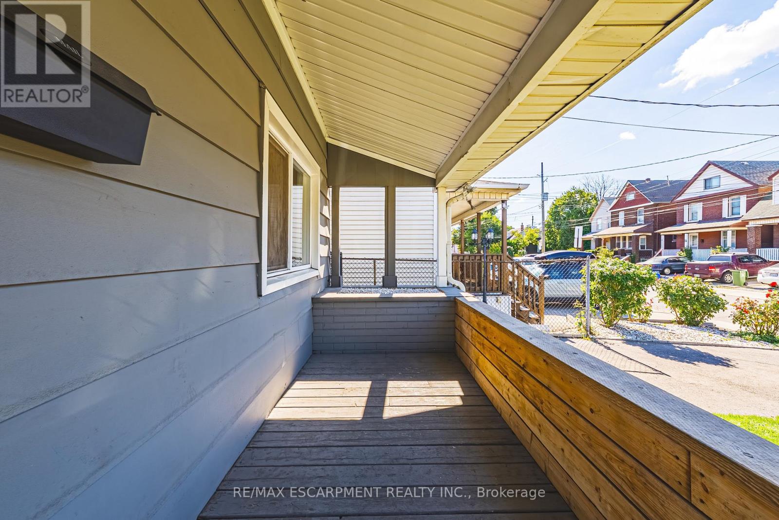 24 Rowanwood Street, Hamilton, Ontario  L8L 7H3 - Photo 5 - X12810956