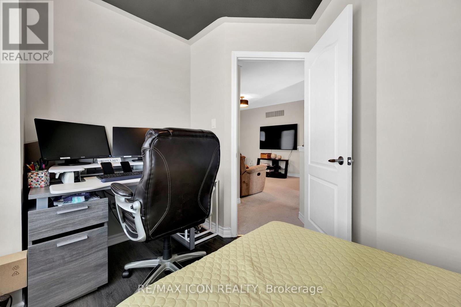 262 Grovehill Crescent, Kitchener, Ontario  N2R 1R4 - Photo 14 - X12811114