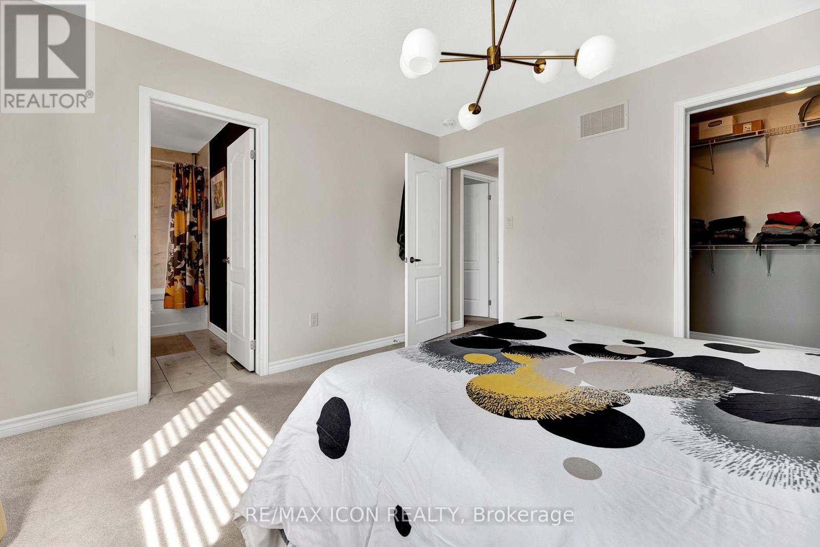 262 Grovehill Crescent, Kitchener, Ontario  N2R 1R4 - Photo 22 - X12811114