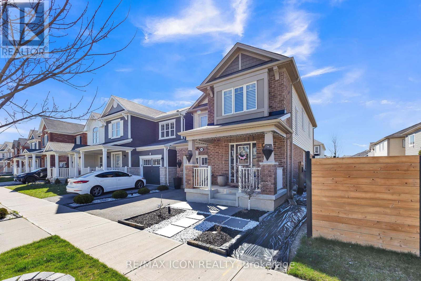 262 Grovehill Crescent, Kitchener, Ontario  N2R 1R4 - Photo 3 - X12811114
