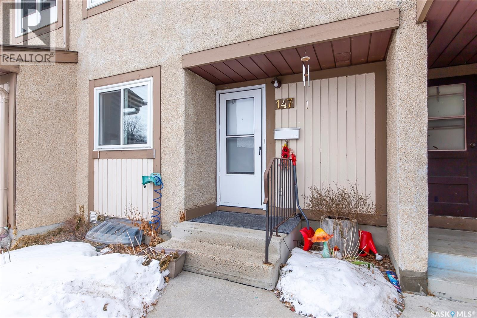 147 1128 Mckercher Drive, Saskatoon, Saskatchewan  S7H 4Y7 - Photo 2 - SK028991